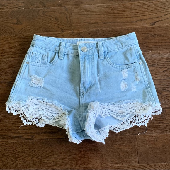 Set: Lace Trim Jean Shorts + A top of your choice! - Picture 2 of 2